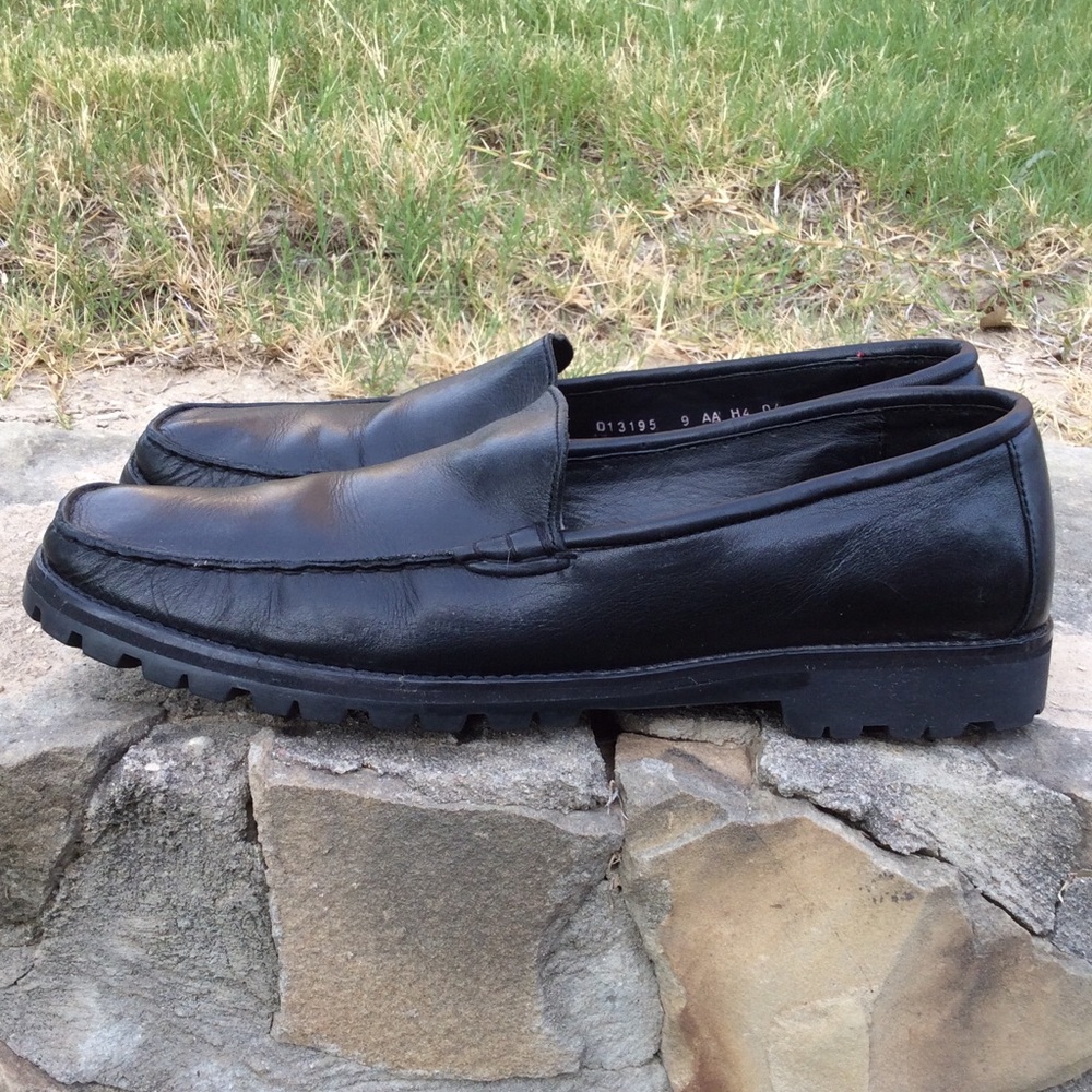 COLE HAAN COUNTRY MENS BLACK LEATHER LOAFER